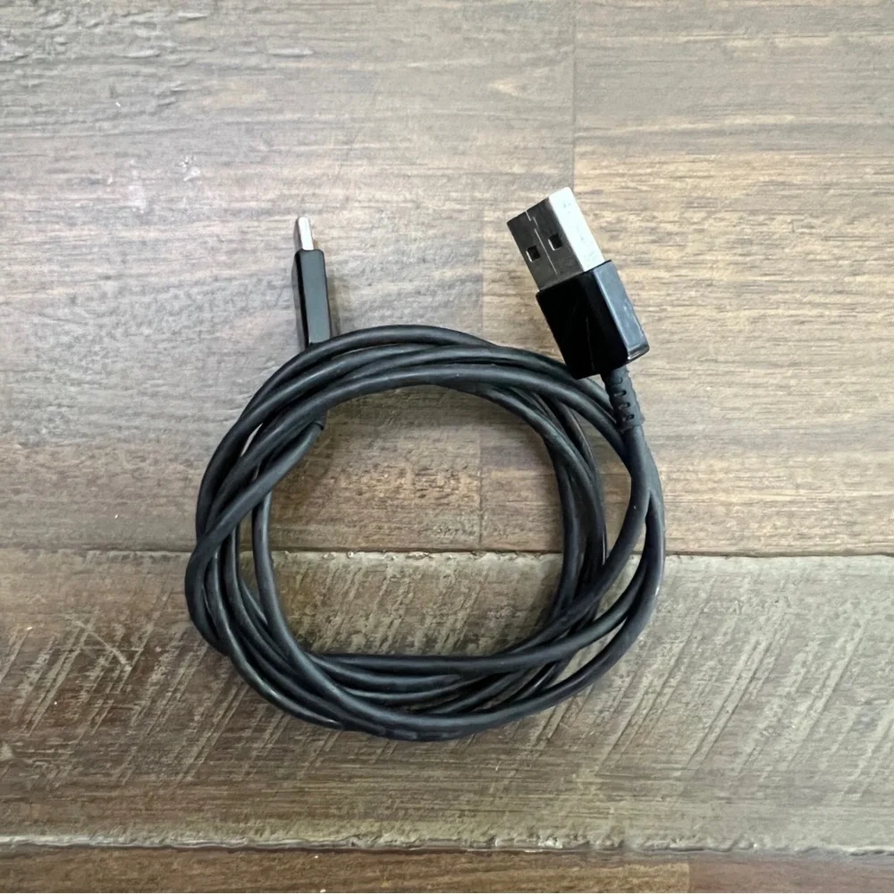 ✅ USB C cable